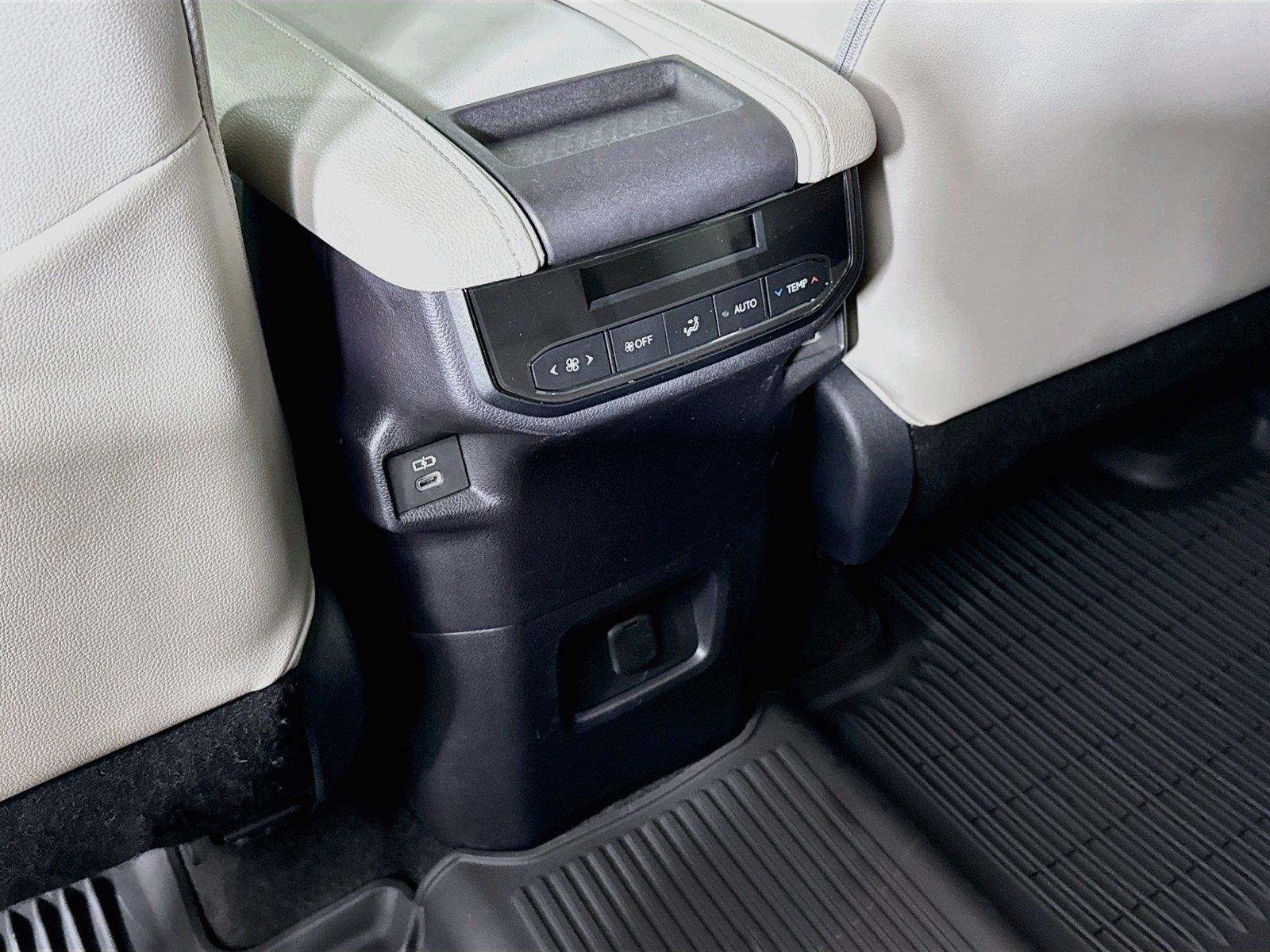 2024 Toyota Grand Highlander XLE photo 35