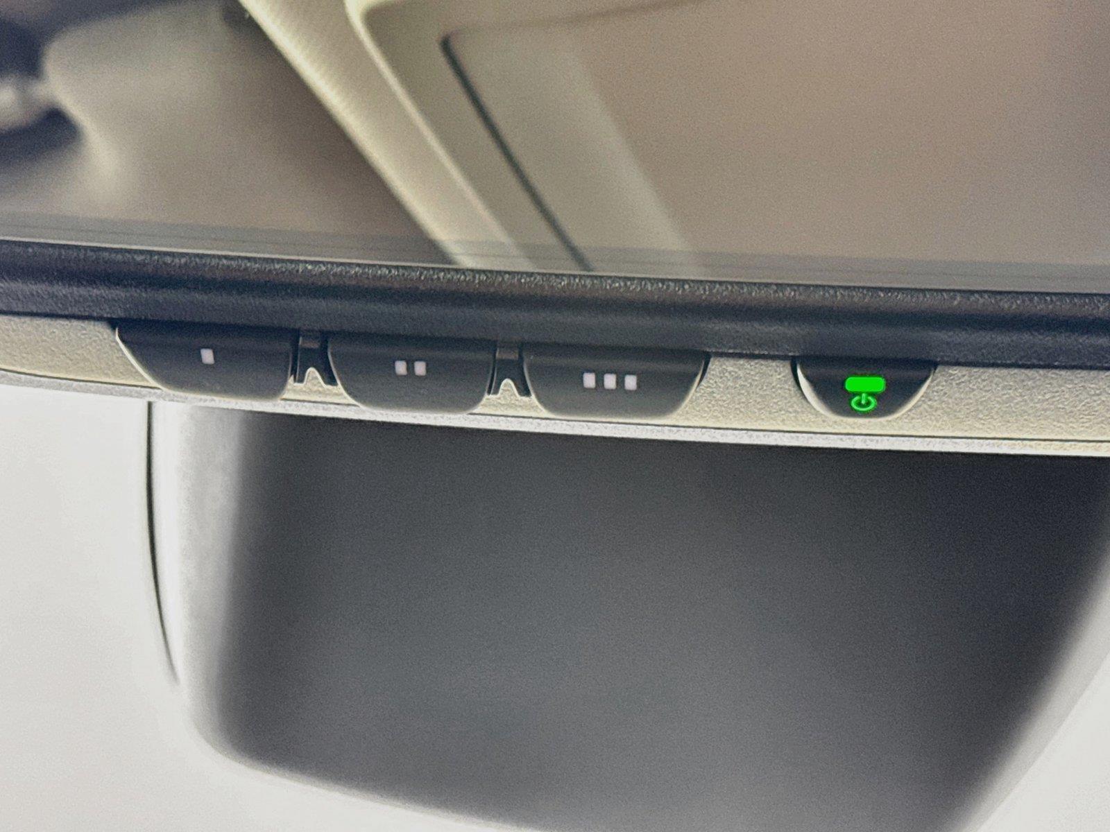 2025 Toyota Highlander XLE photo 22