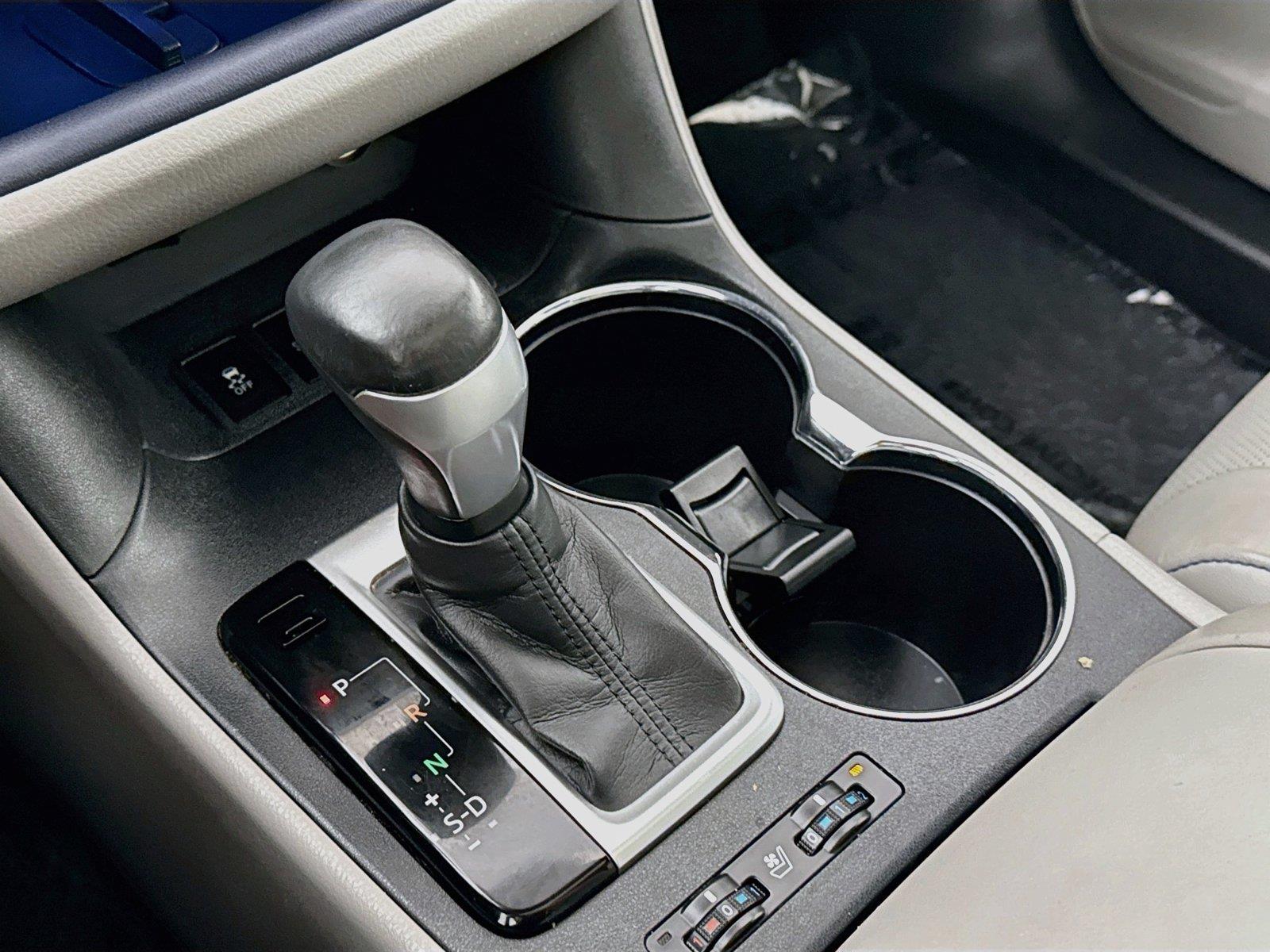 2015 Toyota Highlander Limited photo 25