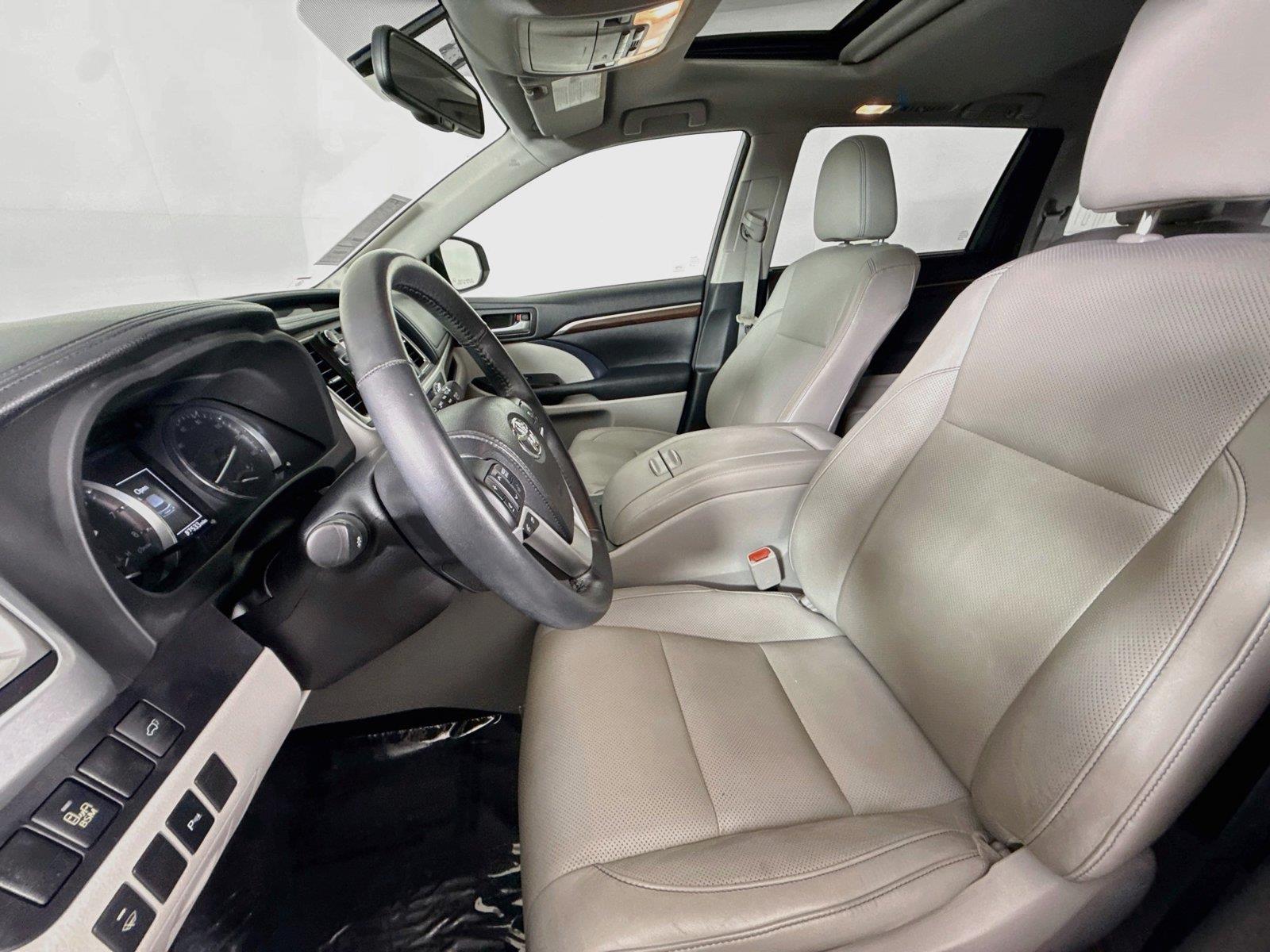 2015 Toyota Highlander Limited photo 2