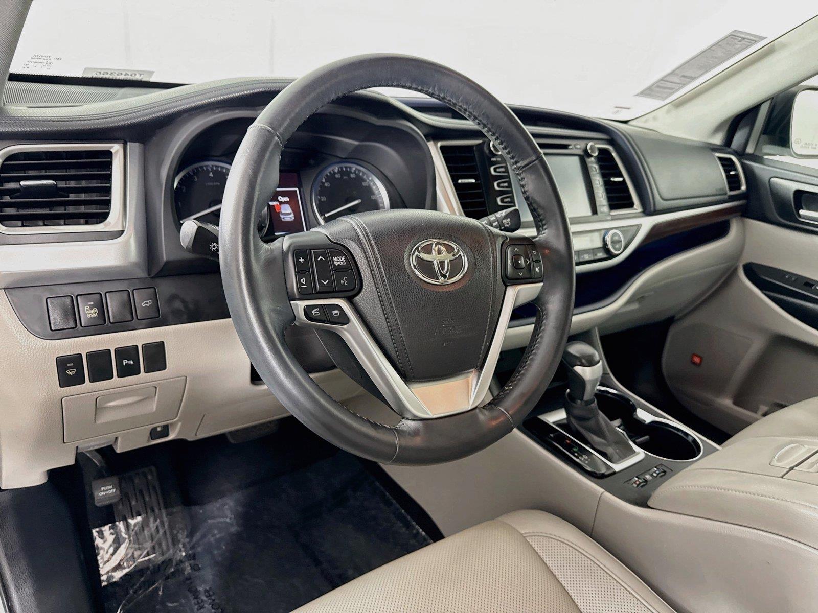 2015 Toyota Highlander Limited photo 3