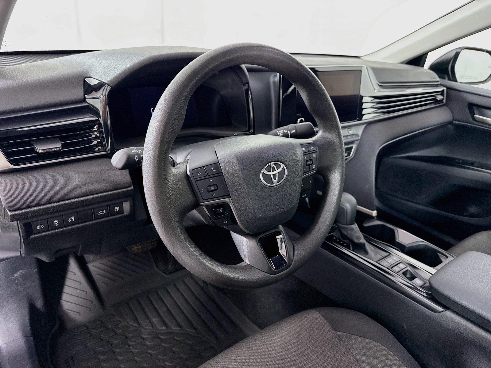 2025 Toyota Camry LE photo 3