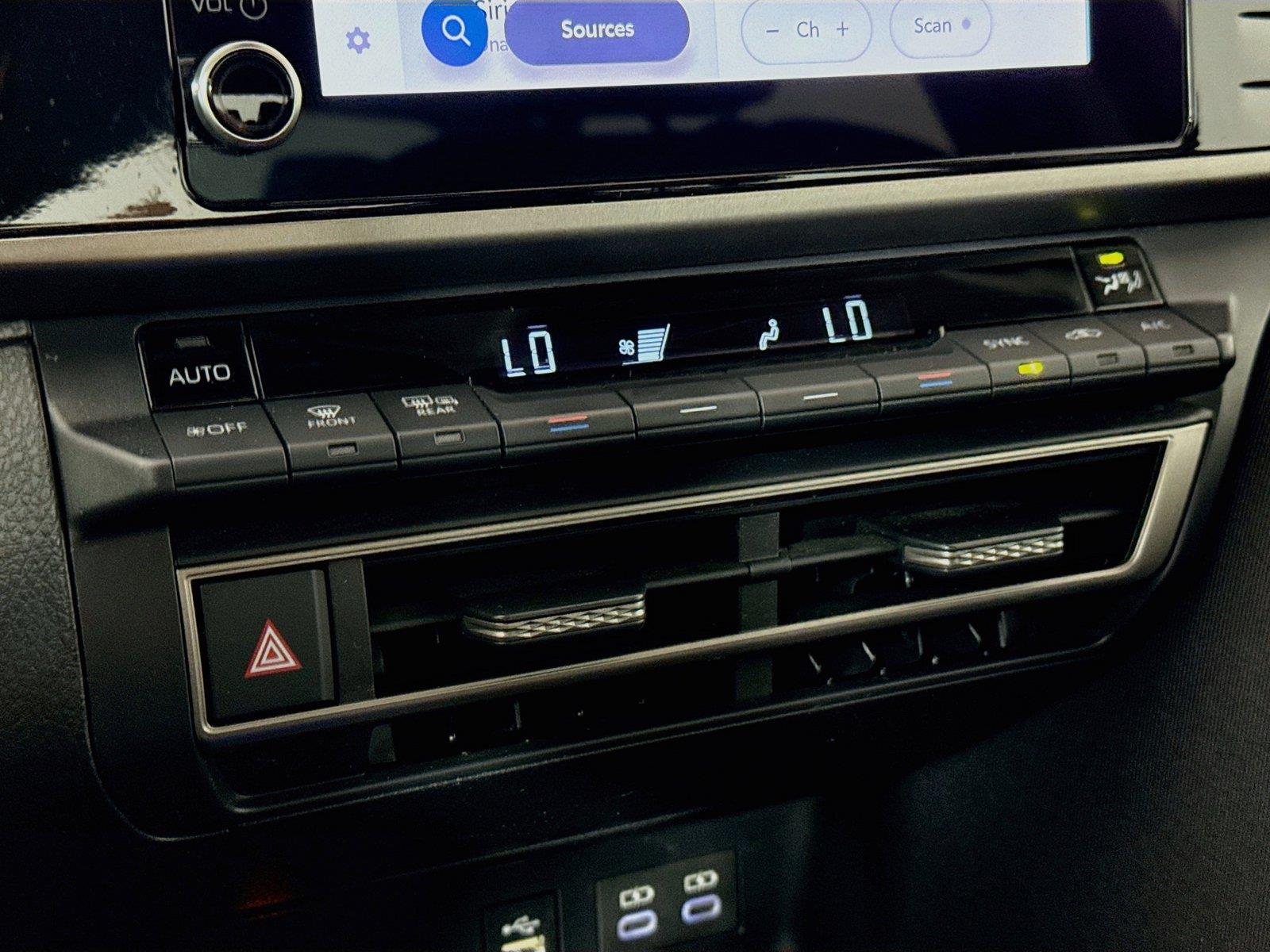 2025 Toyota Camry LE photo 23