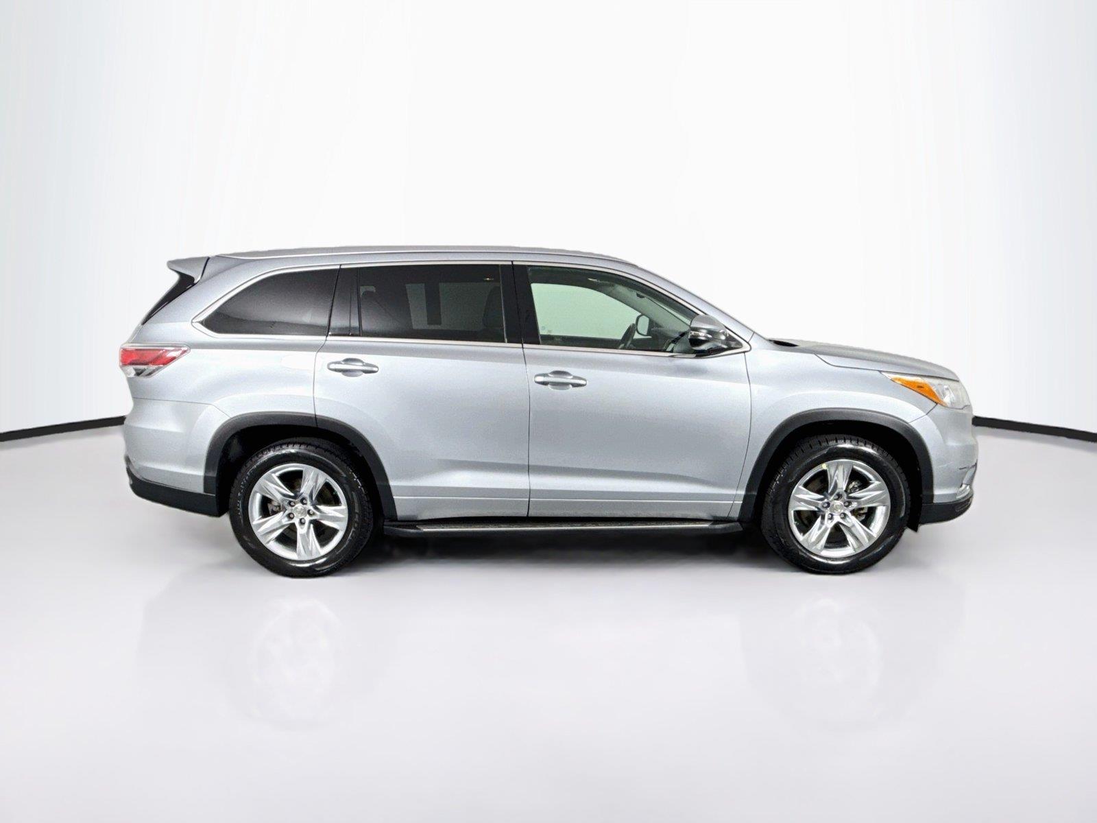 2015 Toyota Highlander Limited photo 9