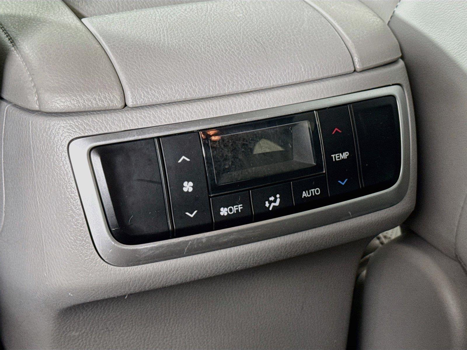 2015 Toyota Highlander Limited photo 39