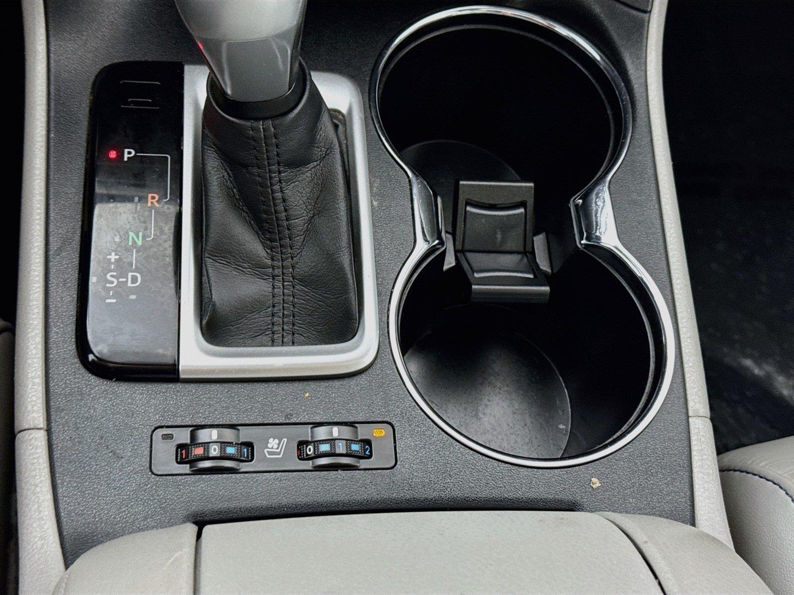 2015 Toyota Highlander Limited photo 27