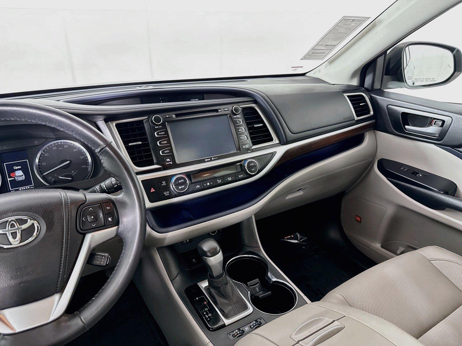 2015 Toyota Highlander Limited photo 34