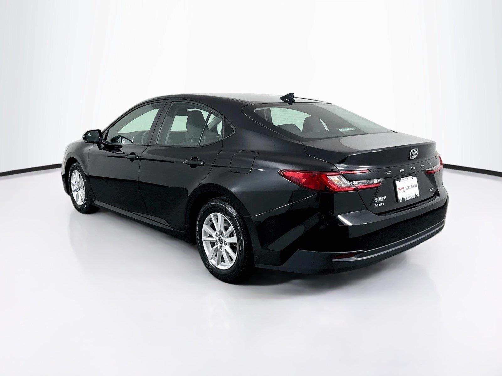 2025 Toyota Camry LE photo 11