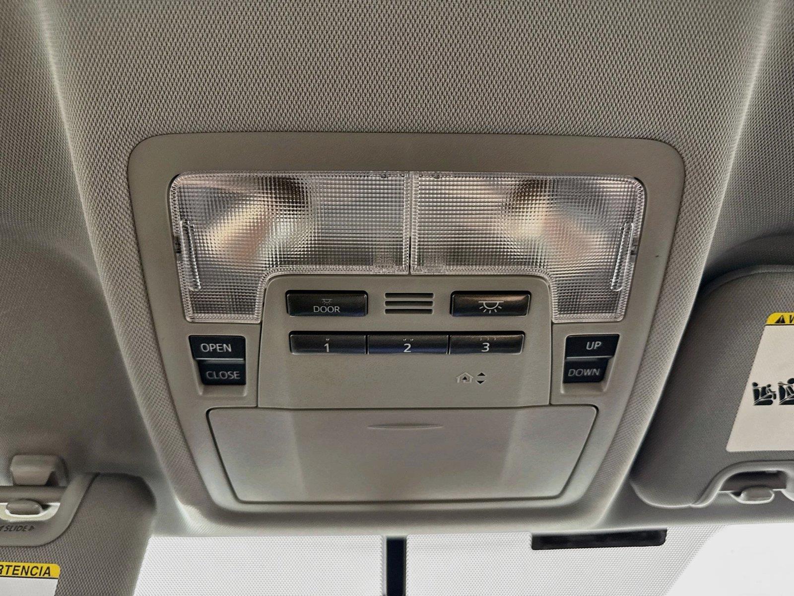2015 Toyota Highlander Limited photo 21