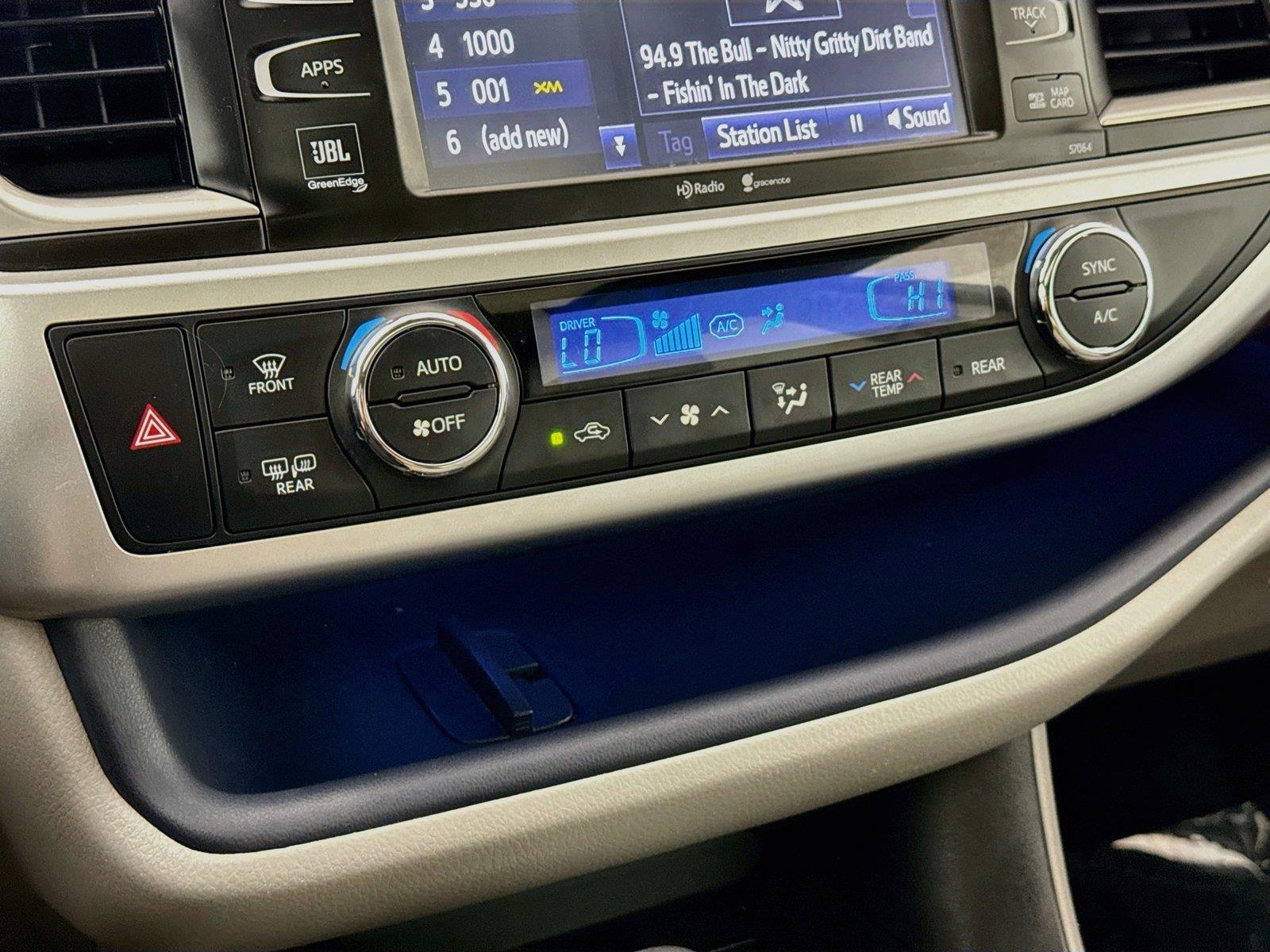 2015 Toyota Highlander Limited photo 24