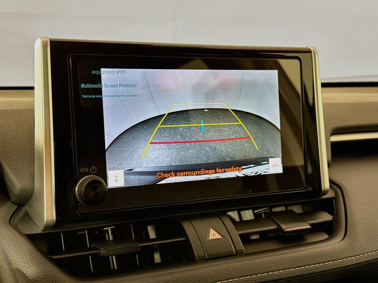 2025 Toyota RAV4 XLE photo 22