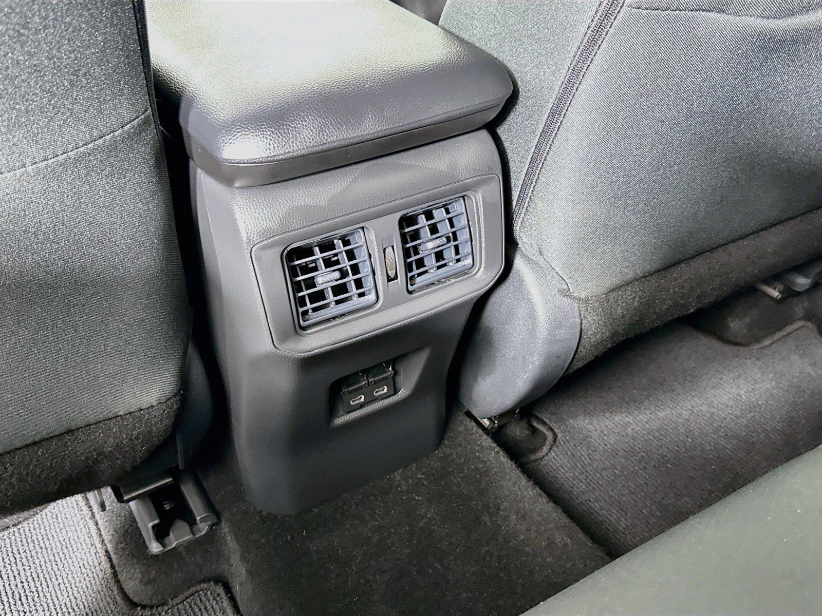 2025 Toyota RAV4 XLE photo 34
