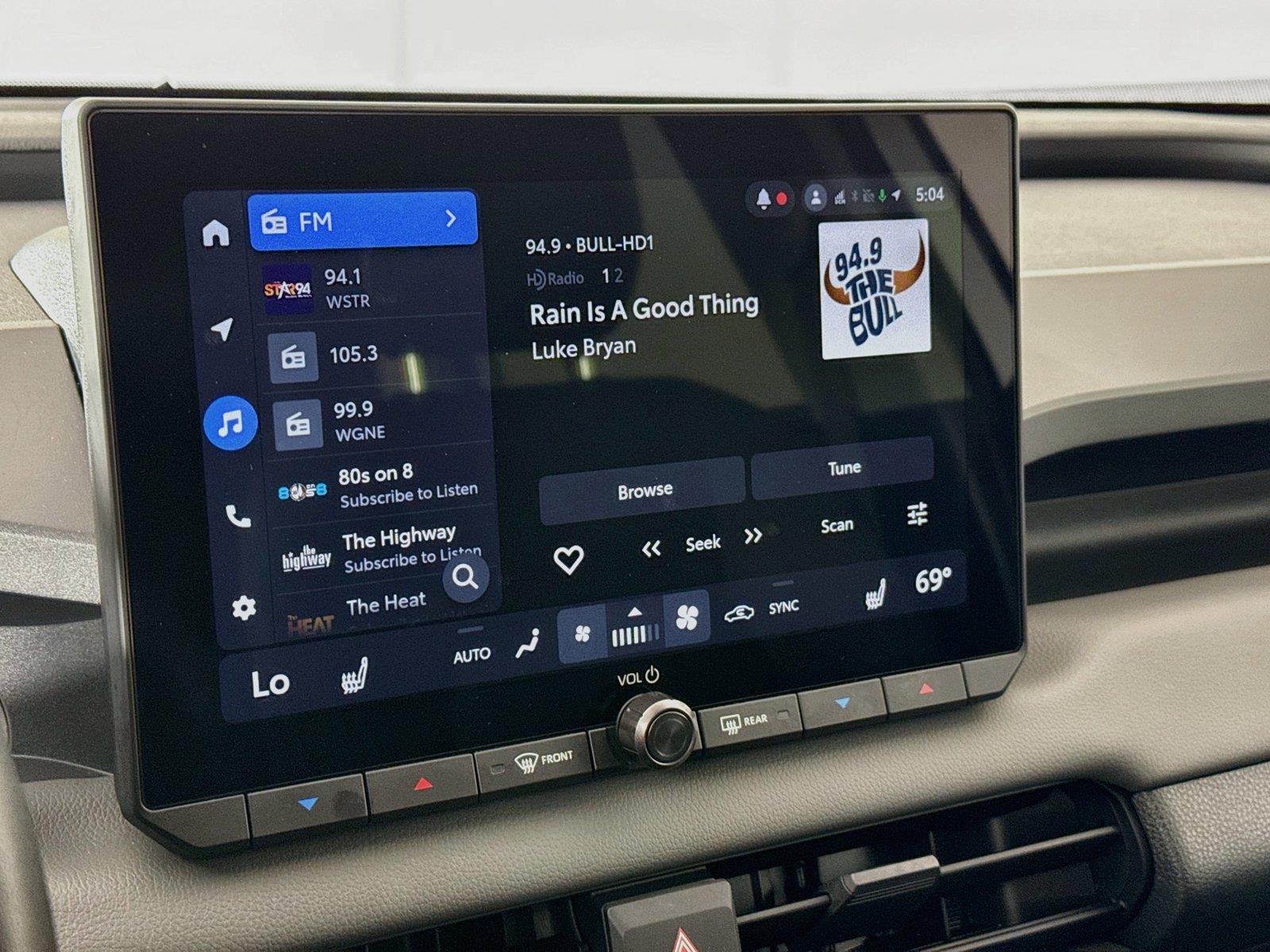 2026 Toyota RAV4 XLE Premium photo 22