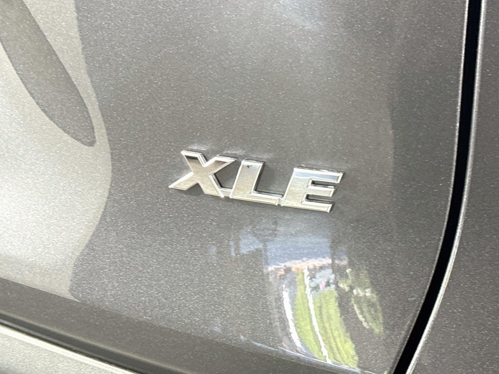 2025 Toyota RAV4 XLE photo 13