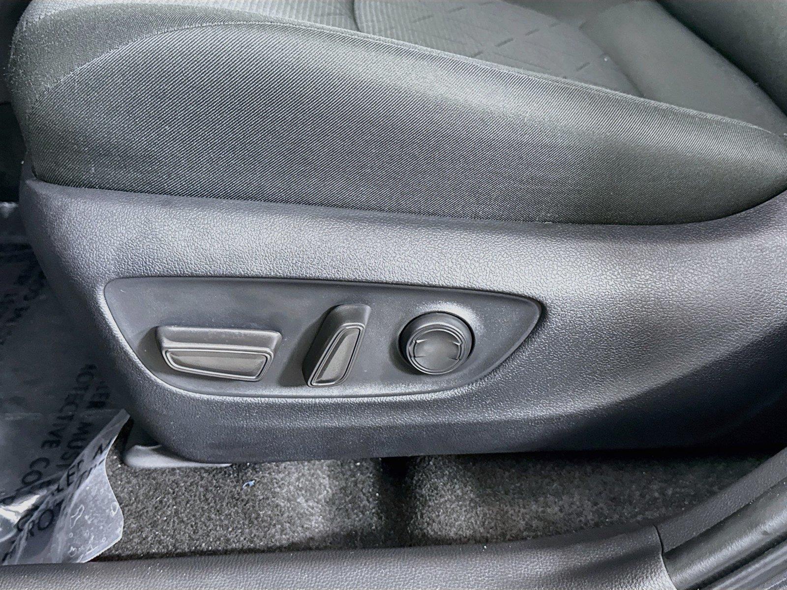 2025 Toyota RAV4 XLE photo 28