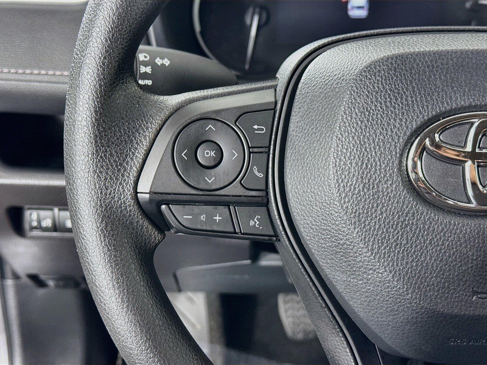 2025 Toyota RAV4 XLE photo 16