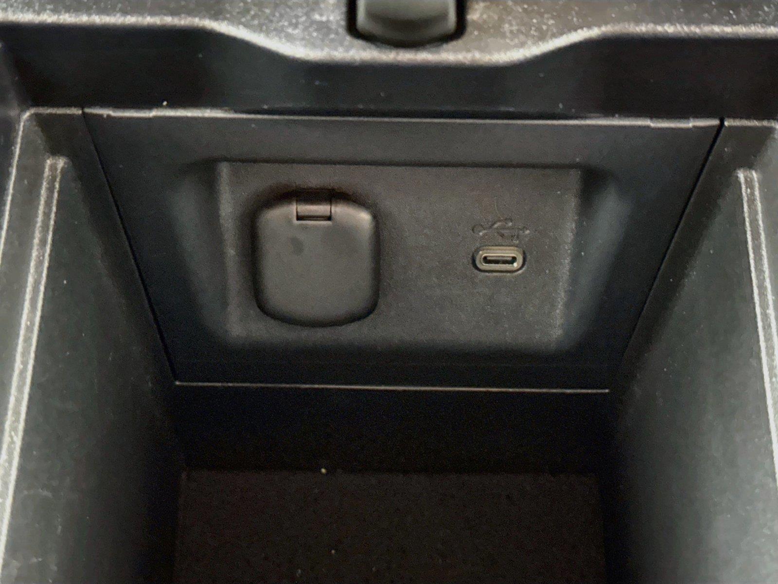 2026 Toyota RAV4 XLE Premium photo 32