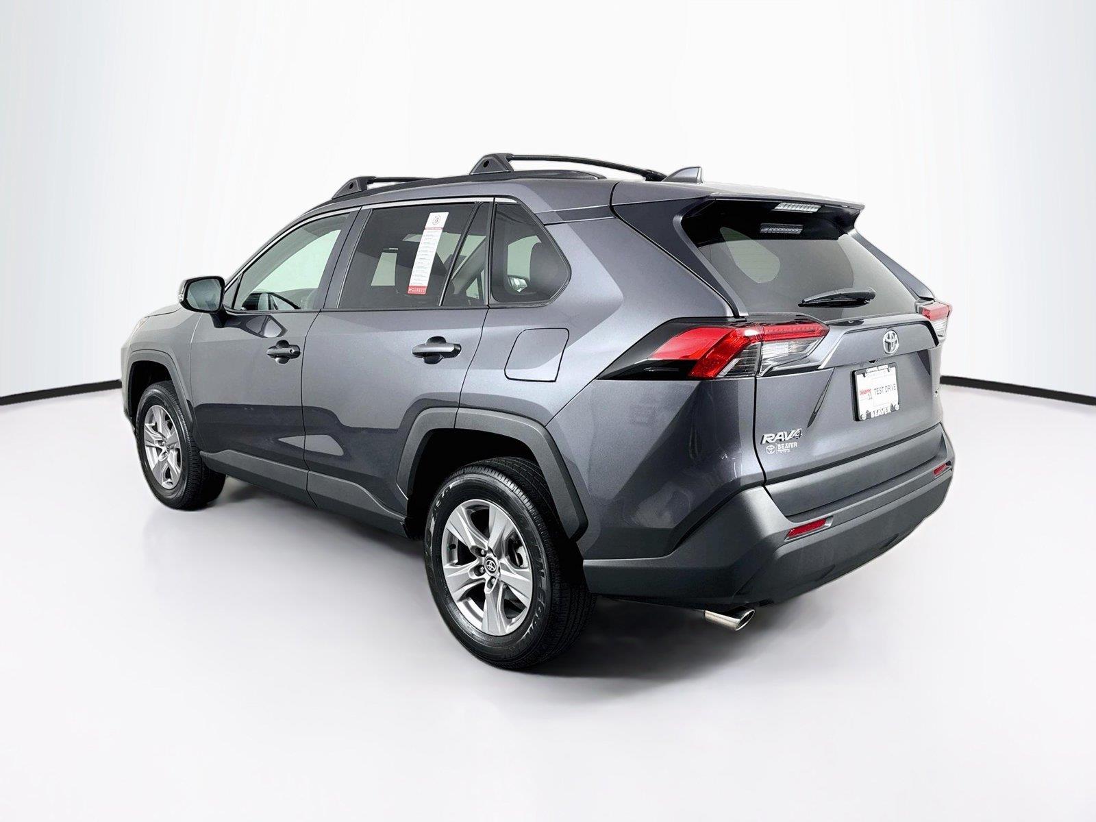 2025 Toyota RAV4 XLE photo 11