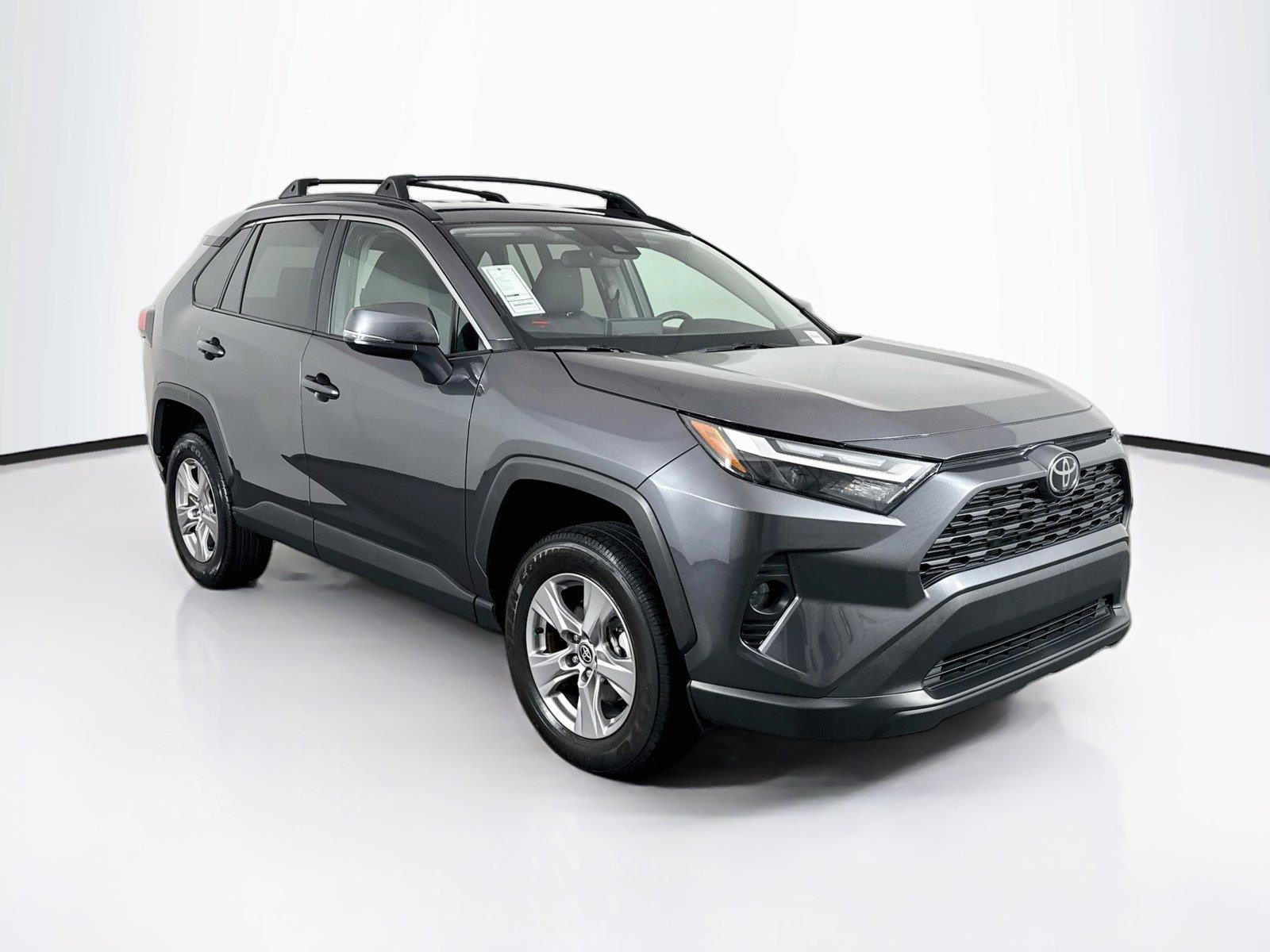 2025 Toyota RAV4 XLE photo 8