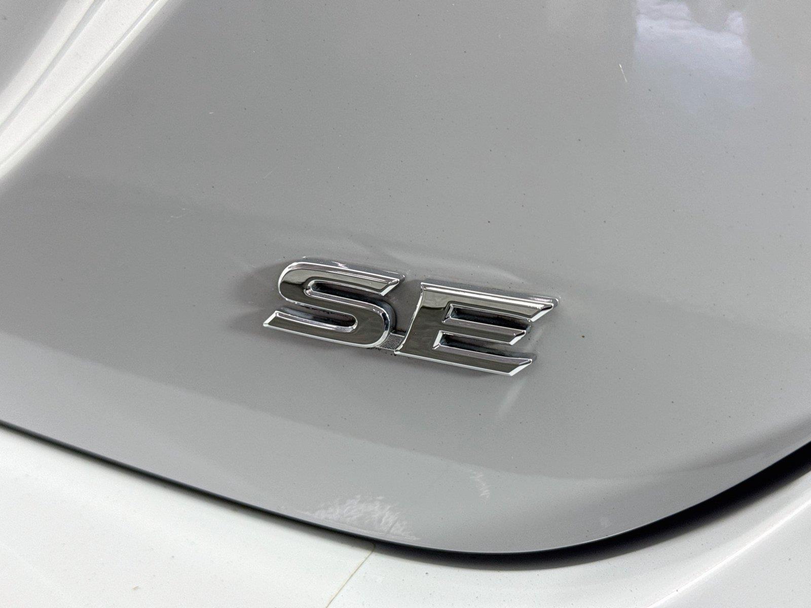 2024 Toyota Camry SE photo 13