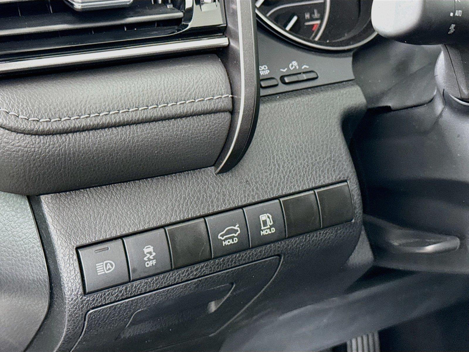 2024 Toyota Camry SE photo 14
