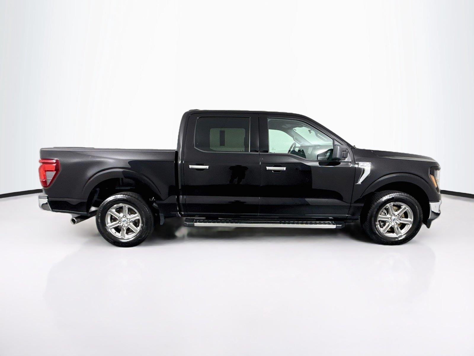 2025 Ford F-150 XLT photo 8
