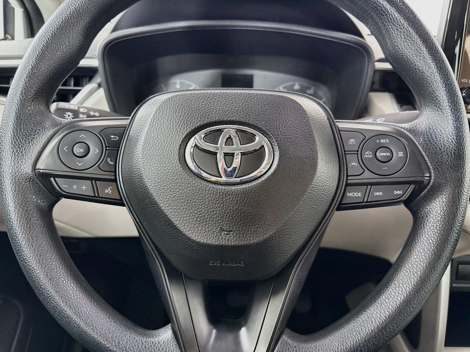 2024 Toyota Corolla Cross L photo 15