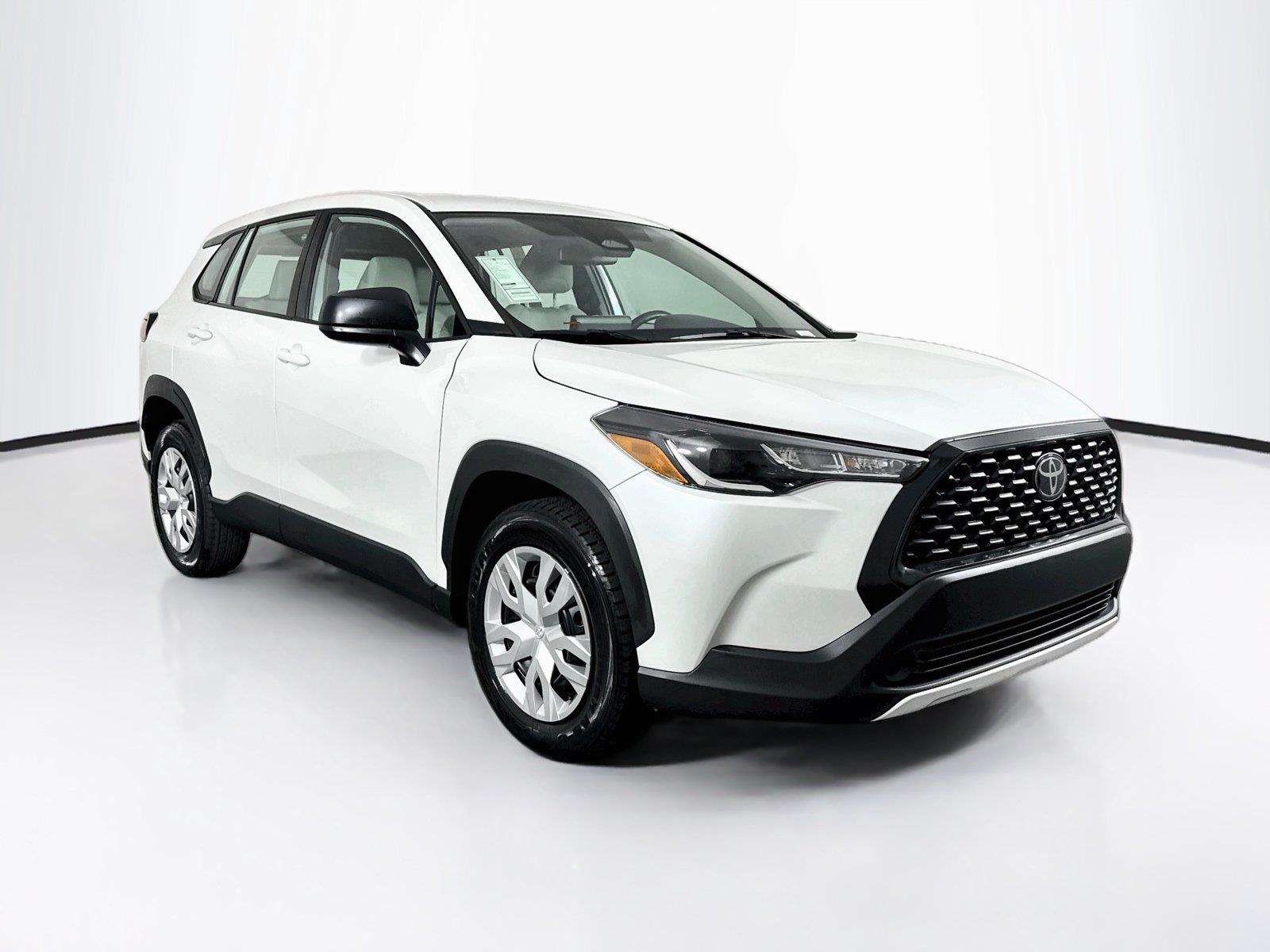 2024 Toyota Corolla Cross L photo 8