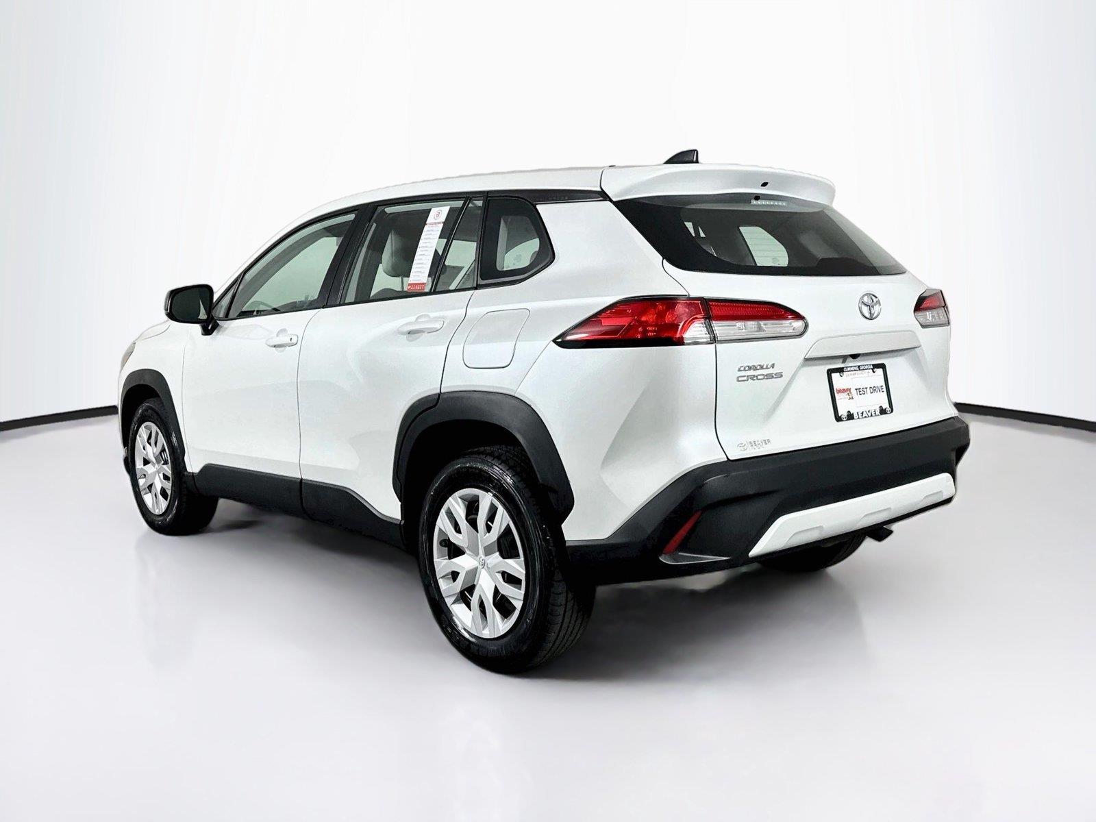 2024 Toyota Corolla Cross L photo 11