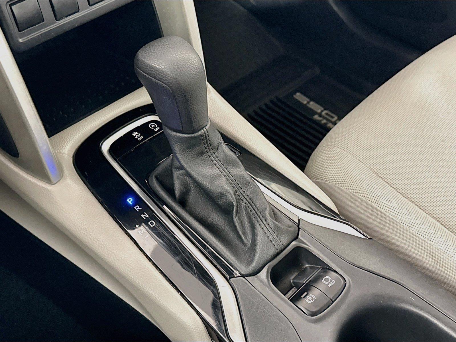 2024 Toyota Corolla Cross L photo 23