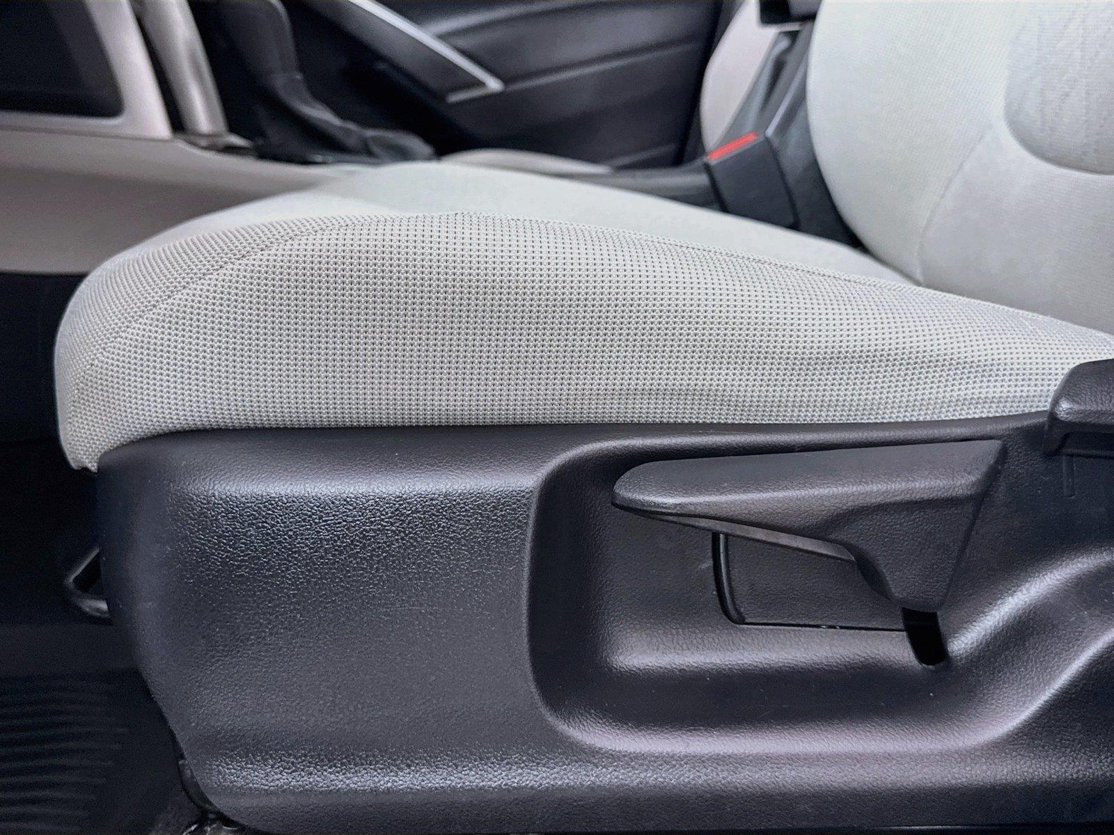 2024 Toyota Corolla Cross L photo 25