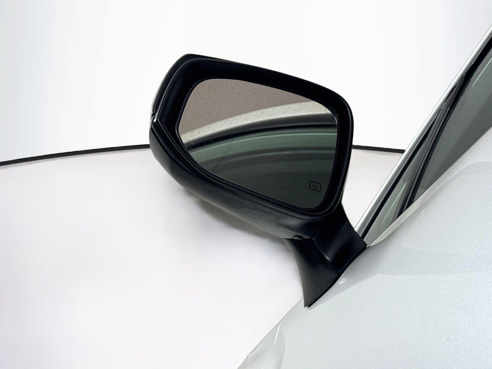 2024 Toyota Corolla Cross L photo 4