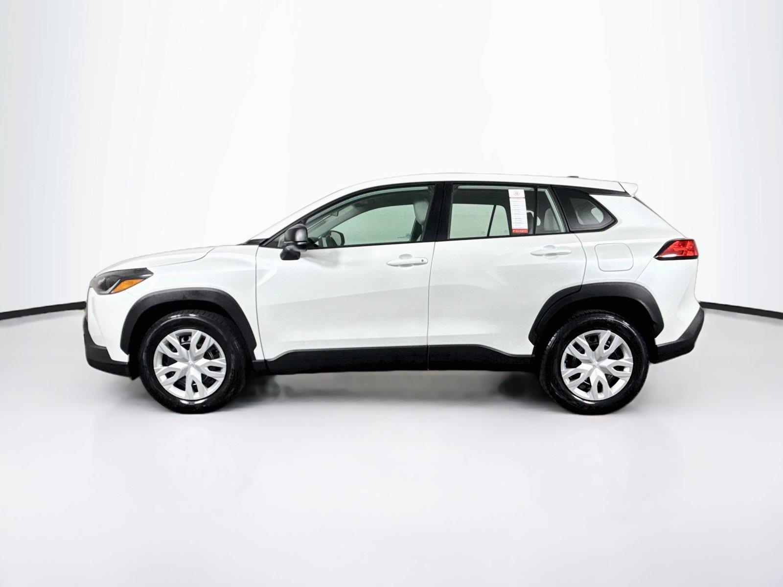 2024 Toyota Corolla Cross L photo 12