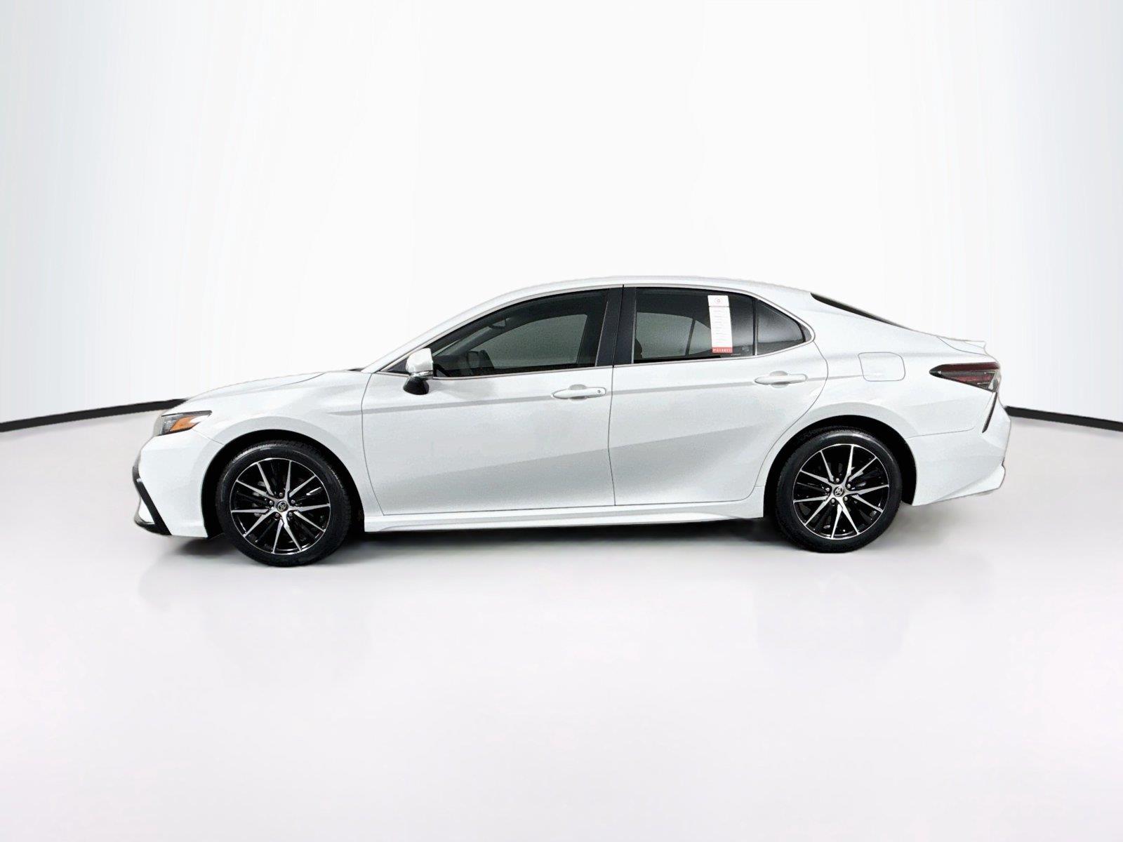 2024 Toyota Camry SE photo 12