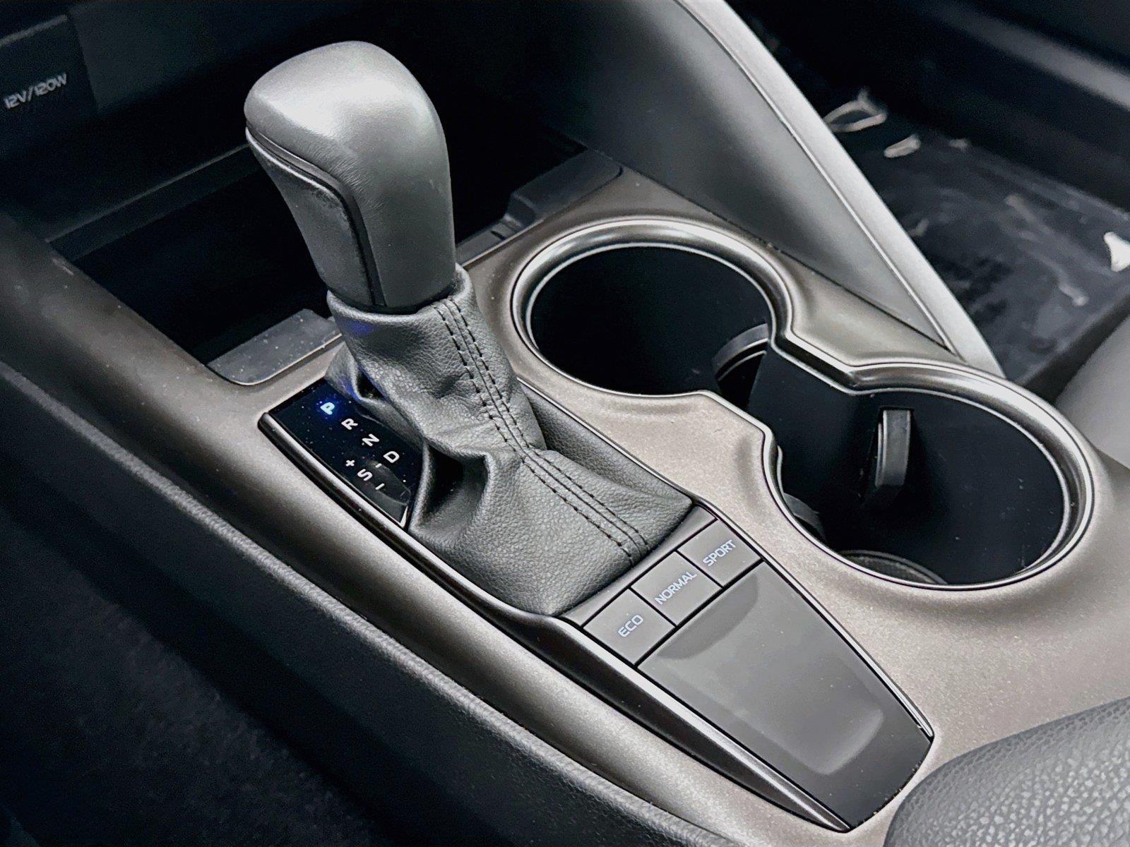 2024 Toyota Camry SE photo 25
