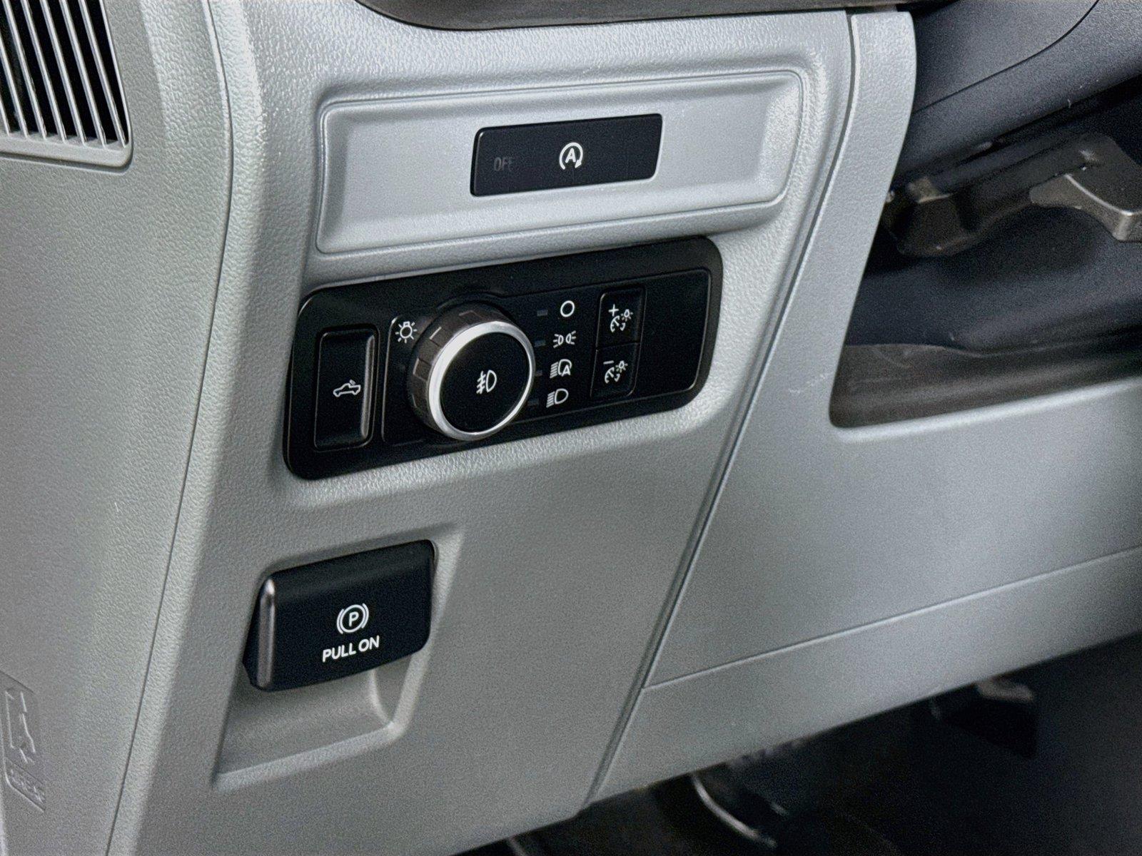 2025 Ford F-150 XLT photo 13