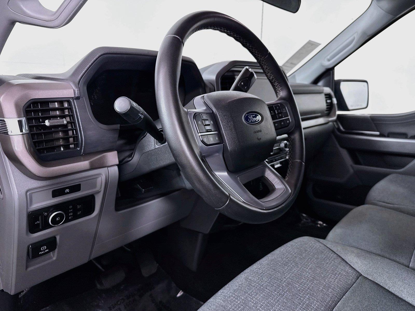 2025 Ford F-150 XLT photo 3