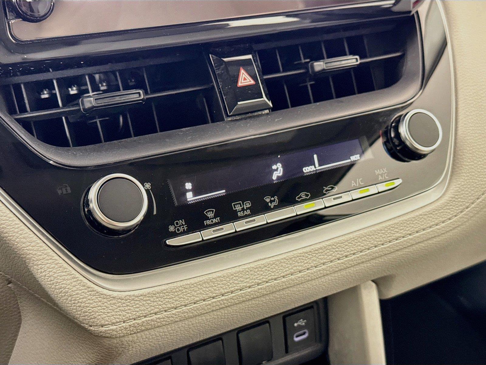 2024 Toyota Corolla Cross L photo 22