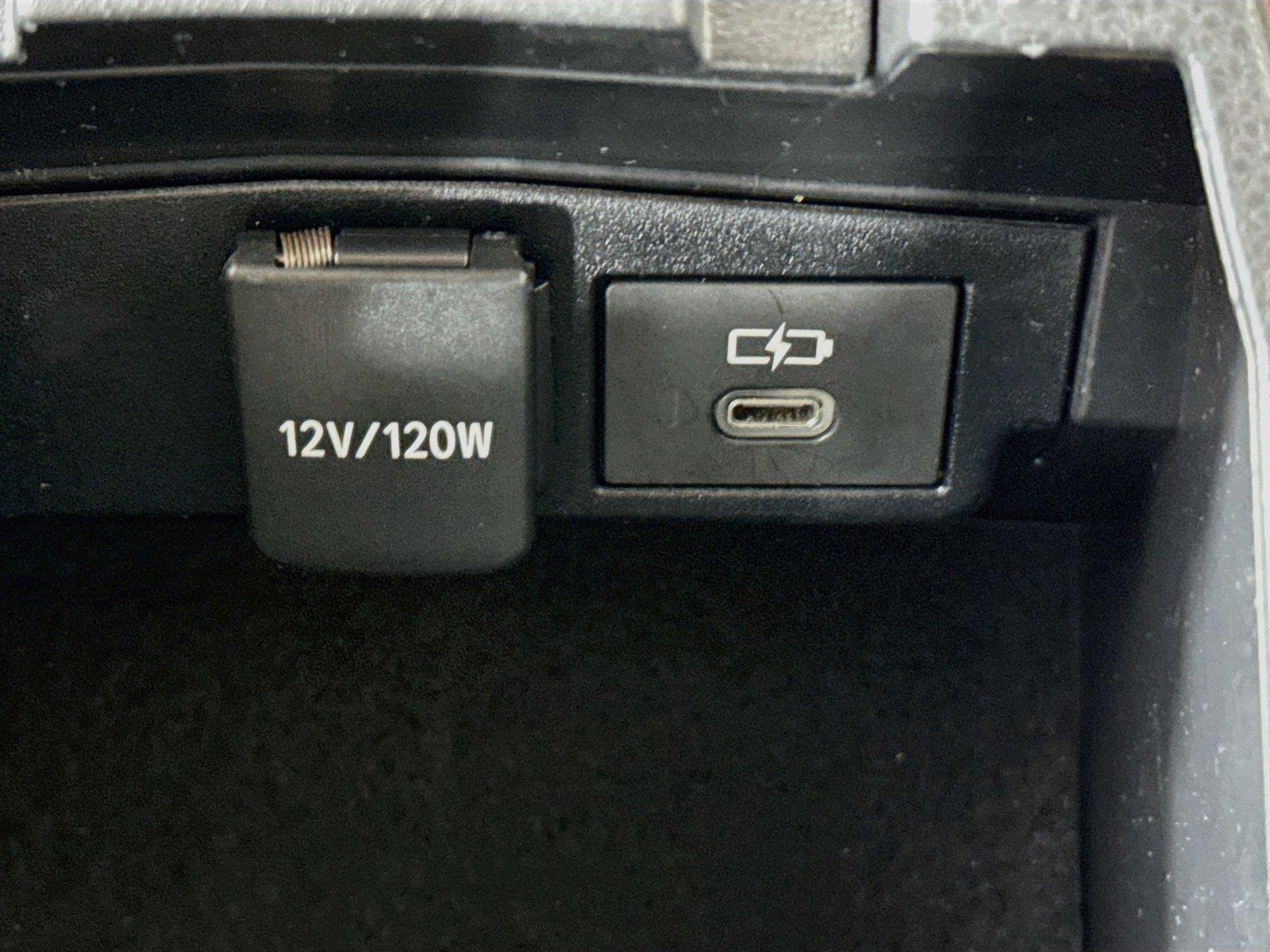 2024 Toyota Corolla Cross L photo 30
