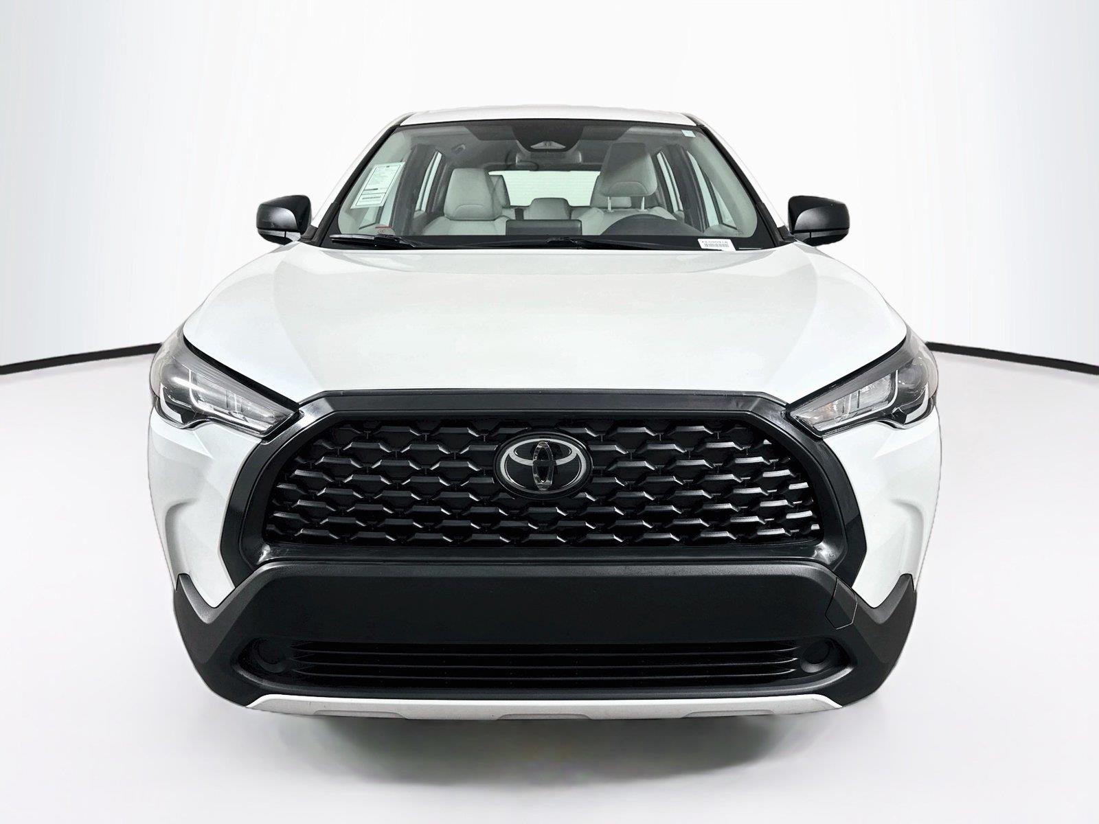 2024 Toyota Corolla Cross L photo 7