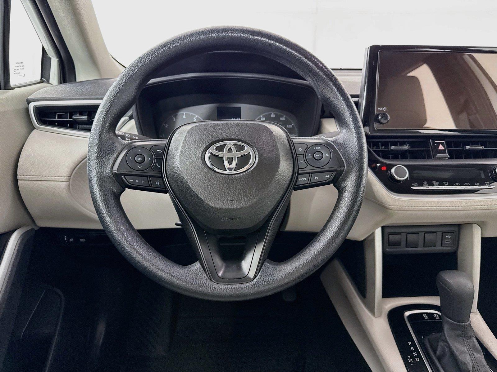 2024 Toyota Corolla Cross L photo 27