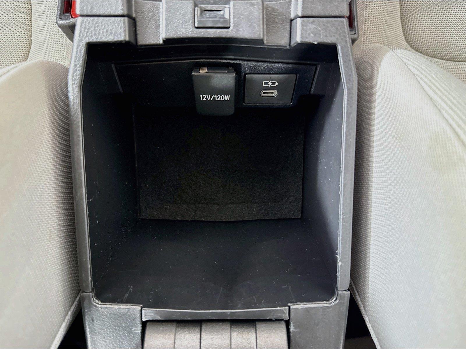 2024 Toyota Corolla Cross L photo 29