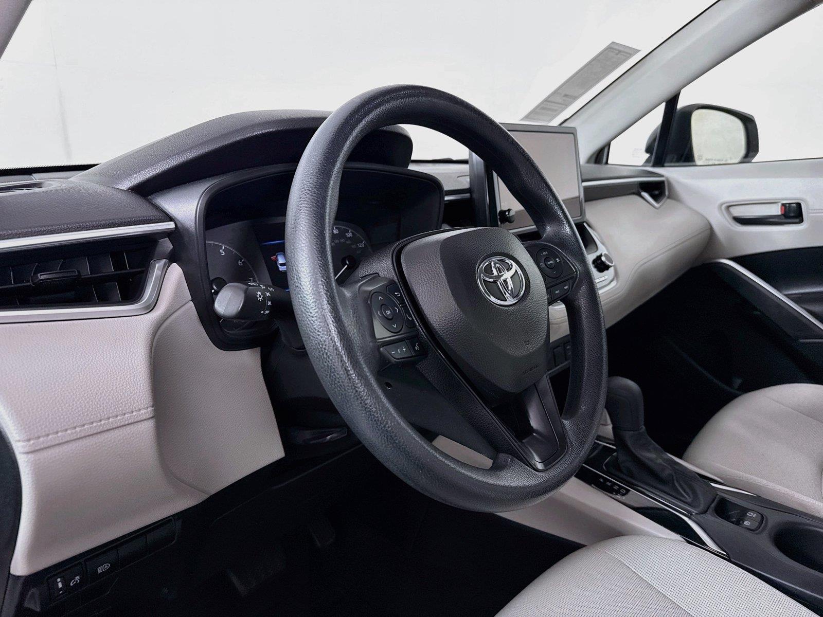 2024 Toyota Corolla Cross L photo 3