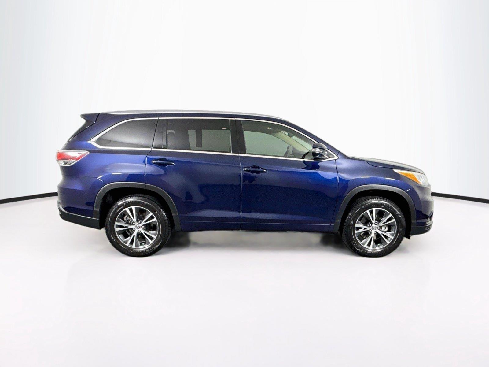 2016 Toyota Highlander XLE photo 10