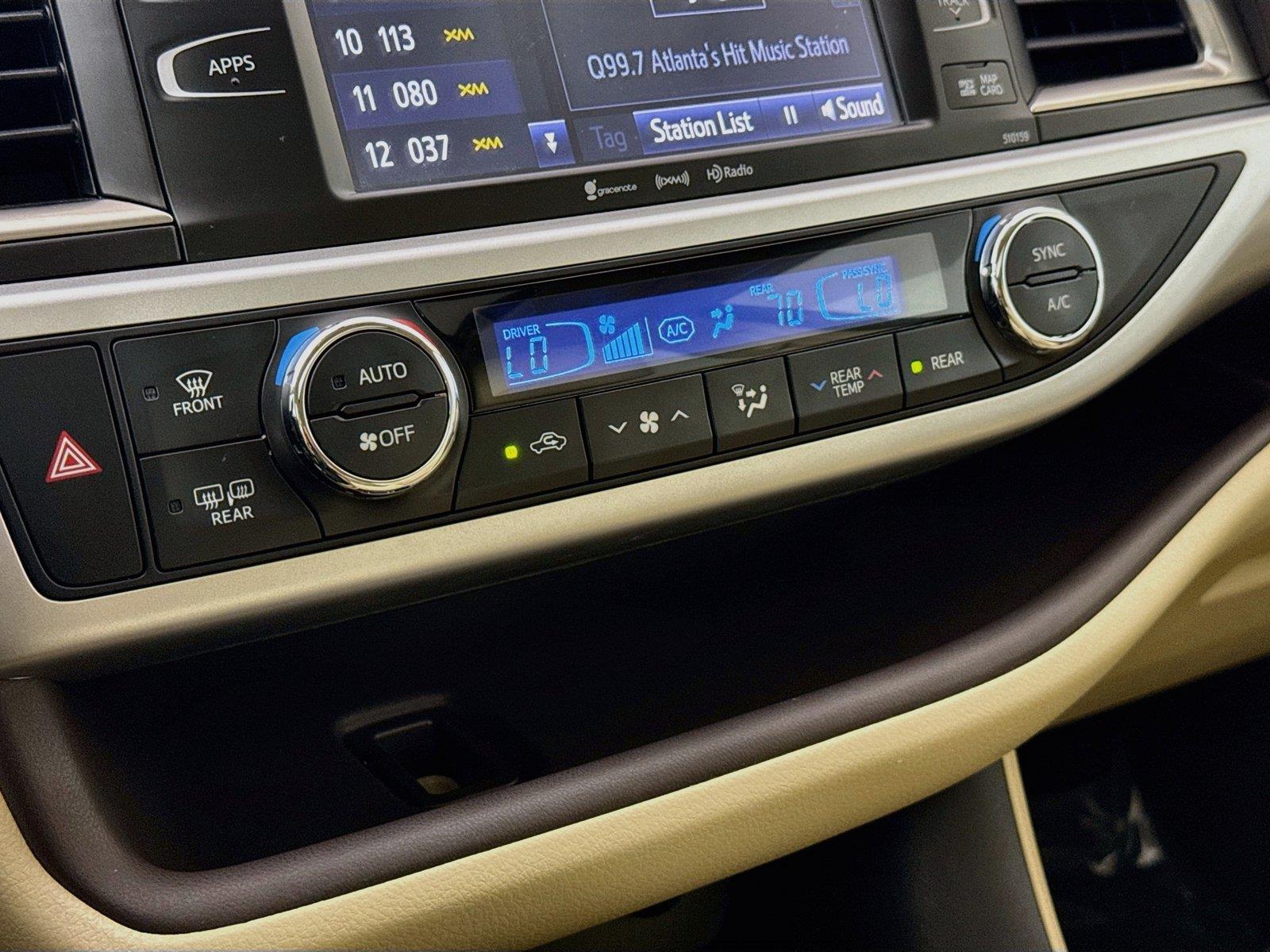 2016 Toyota Highlander XLE photo 26