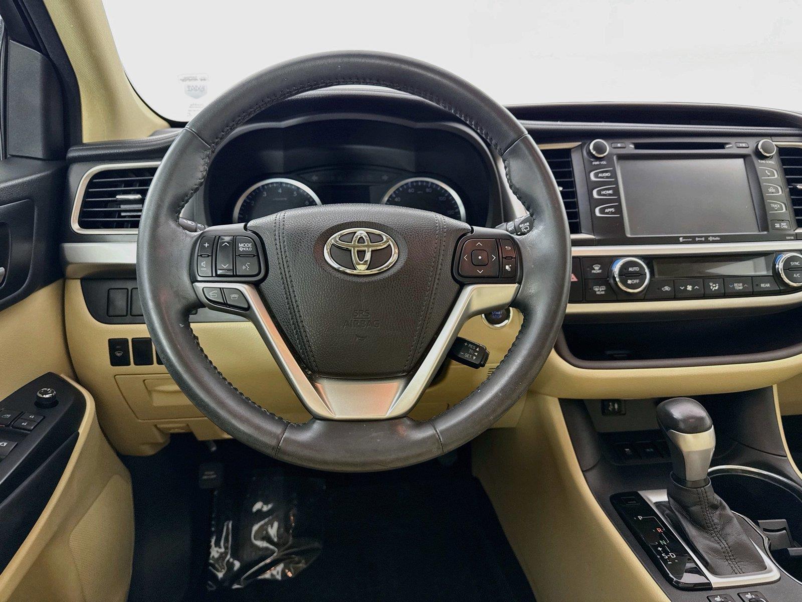 2016 Toyota Highlander XLE photo 31