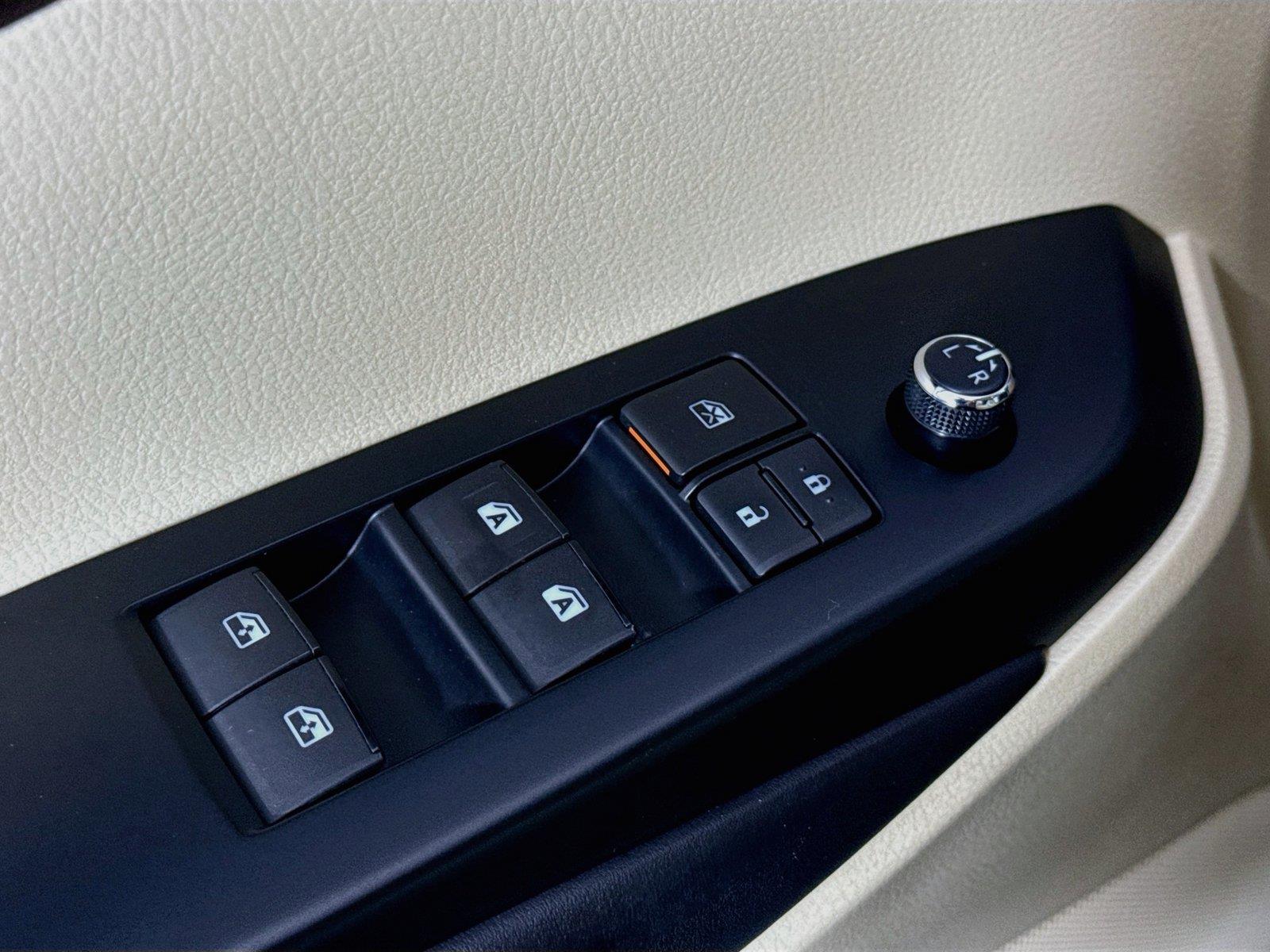 2016 Toyota Highlander XLE photo 28