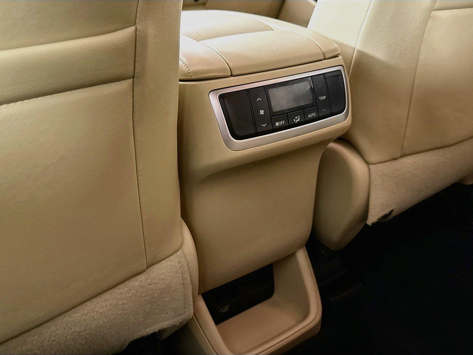 2016 Toyota Highlander XLE photo 35