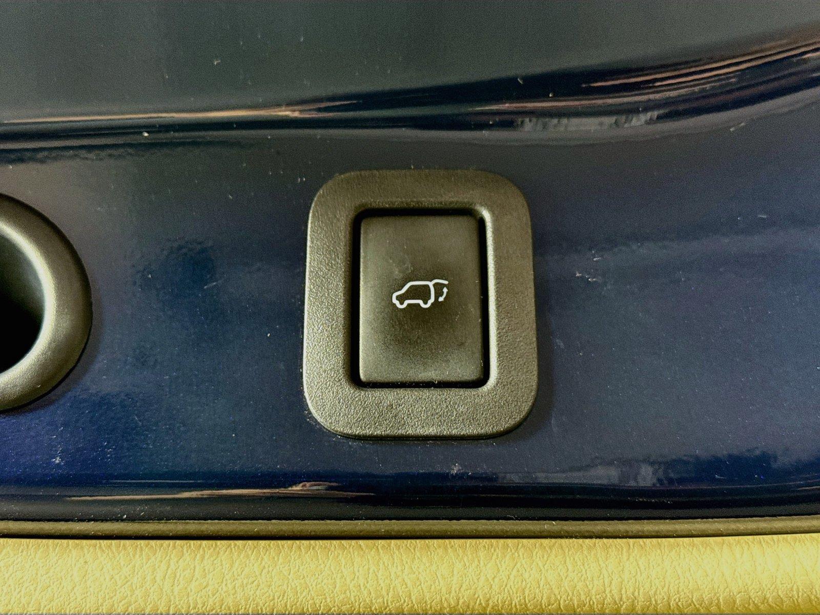 2016 Toyota Highlander XLE photo 39