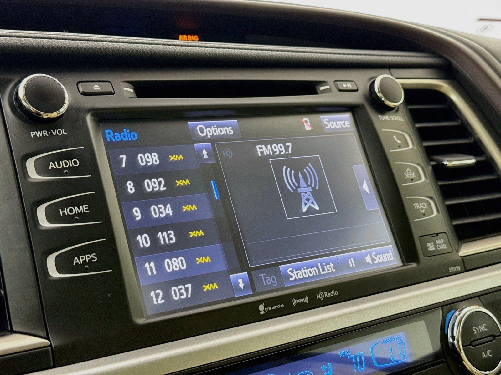 2016 Toyota Highlander XLE photo 24